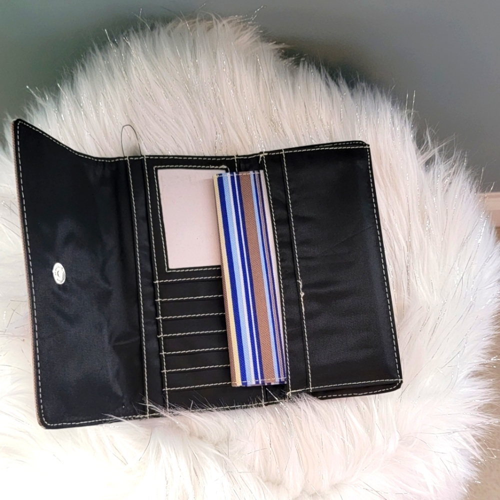 Kate Spade Wallet - Picture 8 of 8